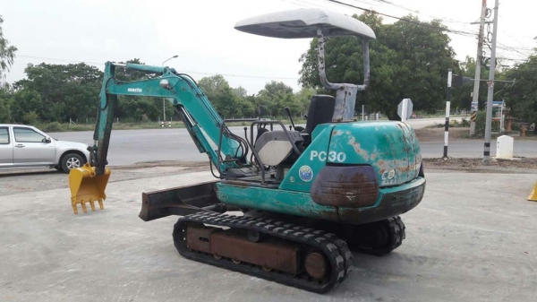 รถขุด Komatsu PC30-7 เก่าญี่ปุ่นแท้ รถขุด Komatsu PC30-7 เก่าญี่ปุ่นแท้