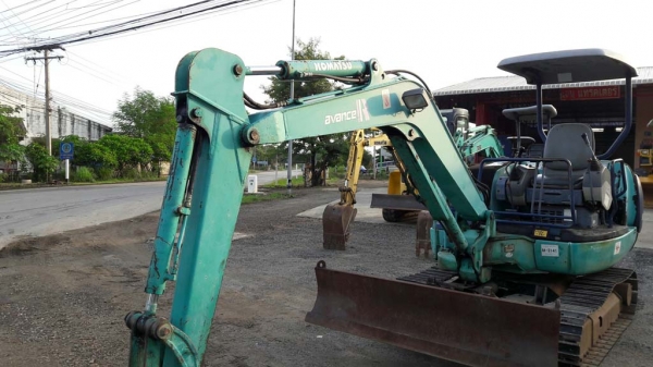 รถขุด Komatsu PC30R-8 รถนำเข้าจากประเทศญี่ปุ่น
