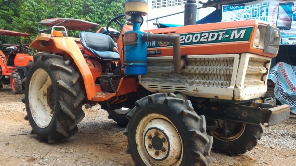 สามย่านแทรคเตอร์  ขายรถไถ KUBOTA L2002DT  เครื่องดี เกียร์ดี ราคา 75,000 มีรถขนส่งบริการ ร้านสามย่านแทรคเตอร์ อ.แกลง จ.ระยอง 0897489639,0818618678,0899347475 id line=0897489639 id line=0818618678 id line=0899347475