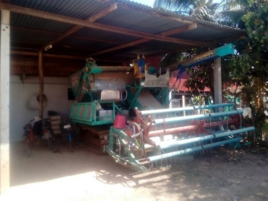 ขายรถเกี่ยวข้าวแบบอุ้ม ตัวเดิน 200 ปั้มใดกิ๊นปั้มแฝด สนใจติดต่อได้ที่เบอร์ 081-257-2986