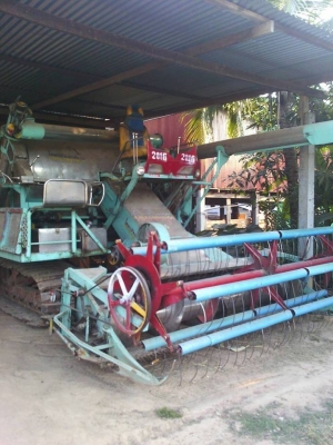 ขายยกชุด+รถเกี่ยวข้าวตัวเดิน 200 + รถแทเลอร์รถลาก