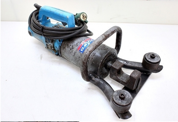 เครื่องดัดเหล็กมือถือ ขนาด6-32มิล ยี่ห้อ ogura มือสองสภาพ80\%