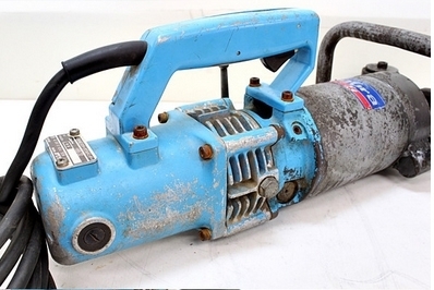 เครื่องดัดเหล็กมือถือ ขนาด6-32มิล ยี่ห้อ ogura มือสองสภาพ80\%