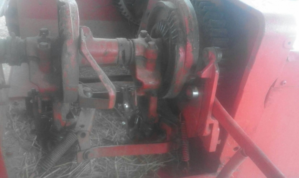 รถอัดฟาง INTER 440