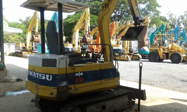 ต้องการขายรถขุดยี่ห้อ KOMATSU-PC10-6 รถนอกนำเข้าจากญี่ปุ่น