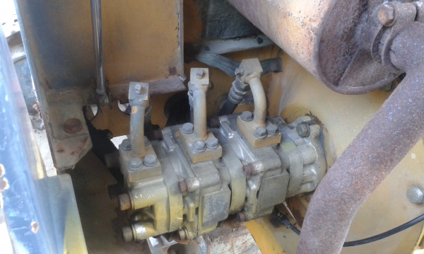 ต้องการขายรถขุดยี่ห้อ KOMATSU-PC10-6 รถนอกนำเข้าจากญี่ปุ่น ต้องการขายรถขุดยี่ห้อ KOMATSU-PC10-6 รถนอกนำเข้าจากญี่ปุ่น