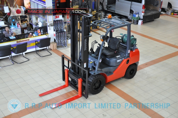 ขายรถโฟล์คลิฟท์มือสอง TOYOTA รุ่น 8FG30-10596 นำเข้าจากประเทศญี่ปุ่น 100\% ไม่เคยใช้งานในไทย