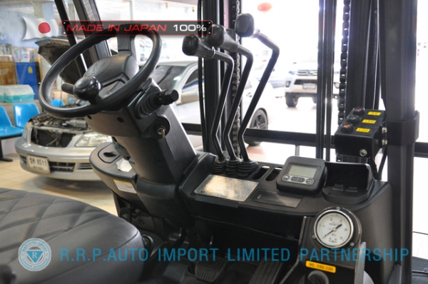 ขายรถโฟล์คลิฟท์มือสอง TOYOTA รุ่น 8FG30-10596 นำเข้าจากประเทศญี่ปุ่น 100\% ไม่เคยใช้งานในไทย