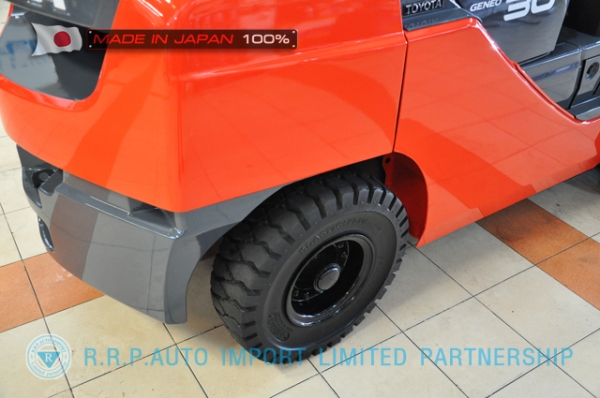 ขายรถโฟล์คลิฟท์มือสอง TOYOTA รุ่น 8FG30-10596 นำเข้าจากประเทศญี่ปุ่น 100\% ไม่เคยใช้งานในไทย