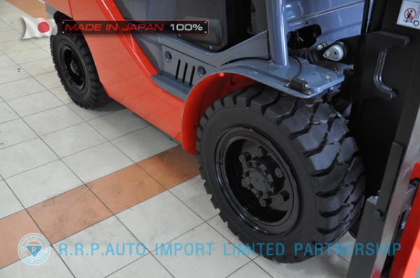 ขายรถโฟล์คลิฟท์มือสอง TOYOTA รุ่น 8FG30-10596 นำเข้าจากประเทศญี่ปุ่น 100\% ไม่เคยใช้งานในไทย