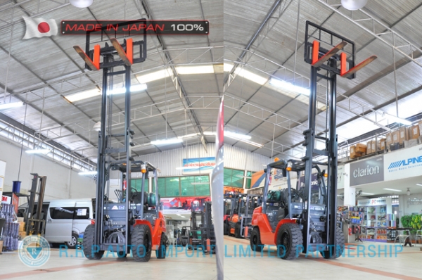 ขายรถโฟล์คลิฟท์มือสอง TOYOTA รุ่น 8FG30-10596 นำเข้าจากประเทศญี่ปุ่น 100\% ไม่เคยใช้งานในไทย