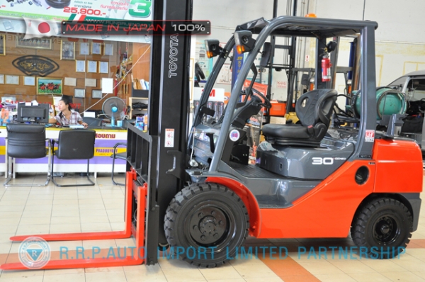 ขายรถโฟล์คลิฟท์มือสอง TOYOTA รุ่น 8FG30-10596 นำเข้าจากประเทศญี่ปุ่น 100\% ไม่เคยใช้งานในไทย