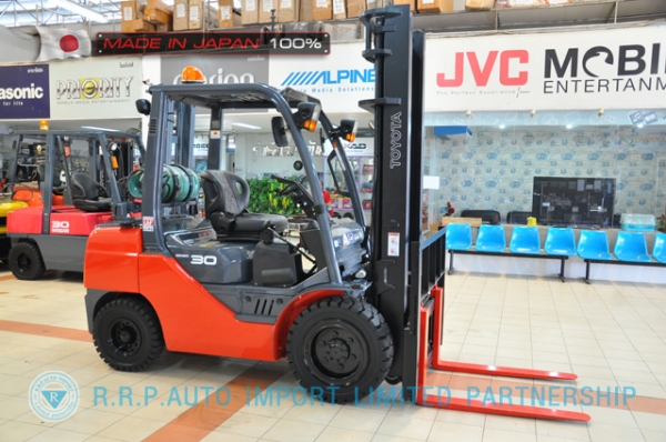 ขายรถโฟล์คลิฟท์มือสอง TOYOTA รุ่น 8FG30-10596 นำเข้าจากประเทศญี่ปุ่น 100\% ไม่เคยใช้งานในไทย