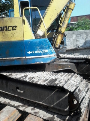 ขายด่วน KOMATSU PC120-3 สภาพสวยพร้อมใช้งาน ช่วงล่างใหม่ เอวแน่น เครื่องปั้มดี เยี่ยม รถพร้อมใช้งานครับ ราคาเบาๆ สนใจสอบถาม 093-0764943  088-3223272