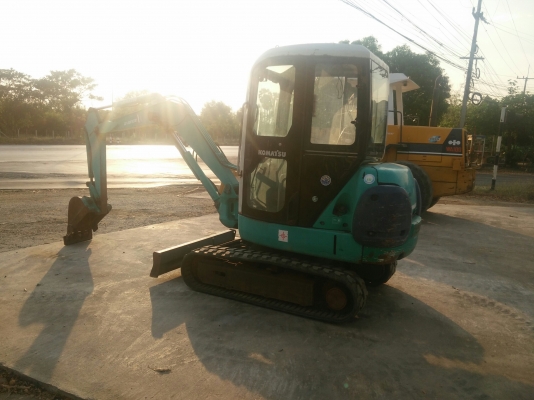 รถขุด Komatsu PC25R-8 เก่าญี่ปุ่น