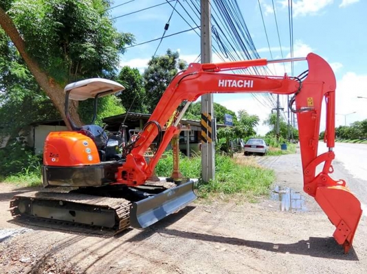 ขายรถขุด ยี่ห้อ : HITACHI แบบ : ZX50U ราคา 490,000 บาท (ราคาต่อรองได้)  มีลายหัวกระแทก  #คอลโทนสั้นปั้มนิ้ว เครื่องยนต์อีซูซุ4สูบ   #รถเก่านอกแท้นำเข้าจากญี่ปุ่น มีเอกสารใบอินวอย  รถไม่เคยใช้งานในไทย100\%  สนใจติดต่อ-สอบถาม-ต่อรองราคา โทร : 099-907-9273 กิ