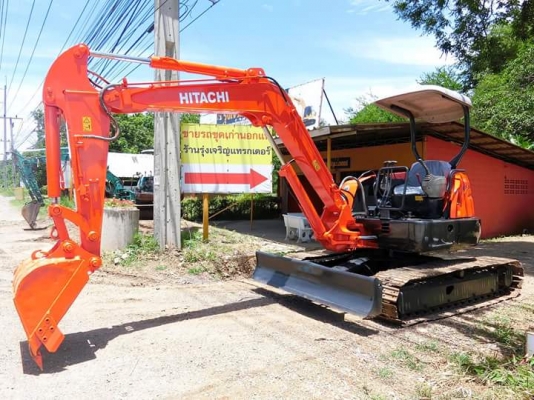 ขายรถขุด ยี่ห้อ : HITACHI แบบ : ZX50U ราคา 490,000 บาท (ราคาต่อรองได้)  มีลายหัวกระแทก  #คอลโทนสั้นปั้มนิ้ว เครื่องยนต์อีซูซุ4สูบ   #รถเก่านอกแท้นำเข้าจากญี่ปุ่น มีเอกสารใบอินวอย  รถไม่เคยใช้งานในไทย100\%  สนใจติดต่อ-สอบถาม-ต่อรองราคา โทร : 099-907-9273 กิ