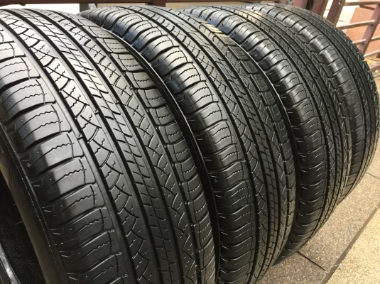 ยาง Michelin 225 65 17 กลางปี15 ดอกเต็ม ไม่มีปะ ใช้ยาว ราคาไ่ม่แพง ยาง Michelin 225 65 17 กลางปี15 ดอกเต็ม ไม่มีปะ ใช้ยาว ราคาไ่ม่แพง