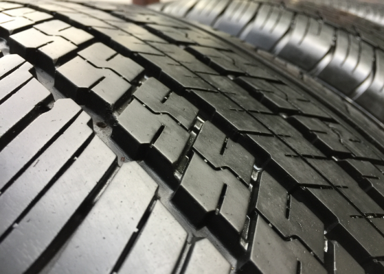 ยาง Dunlop 225 60 18 ปี15 ดอกเต็ม เนื้อนิ่มๆ ใช้ยาว ราคาไม่แพง ยาง Dunlop 225 60 18 ปี15 ดอกเต็ม เนื้อนิ่มๆ ใช้ยาว ราคาไม่แพง