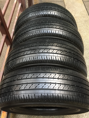 ยาง Dunlop 215 65 16 ปี16 ดอกเต็ม ไม่มีปะ ใช้ยาว ราคาไม่แพง