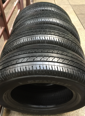 ยาง Dunlop 215 65 16 ปี16 ดอกเต็ม ไม่มีปะ ใช้ยาว ราคาไม่แพง