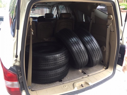 ยาง Dunlop 215 65 16 ปี16 ดอกเต็ม ไม่มีปะ ใช้ยาว ราคาไม่แพง