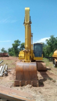 แบคโฮโคมัตสุ PC 200-8 ราคา 1,750,000 ติดต่อคุณ สุลาวัลย์ 0831814922