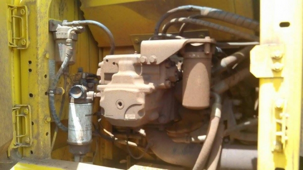 แบคโฮโคมัตสุ PC 200-8 ราคา 1,750,000 ติดต่อคุณ สุลาวัลย์ 0831814922