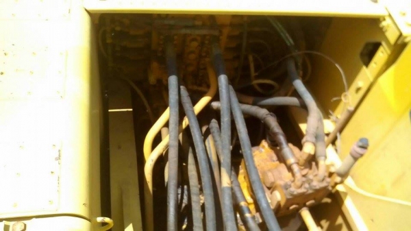 แบคโฮโคมัตสุ PC 200-8 ราคา 1,750,000 ติดต่อคุณ สุลาวัลย์ 0831814922