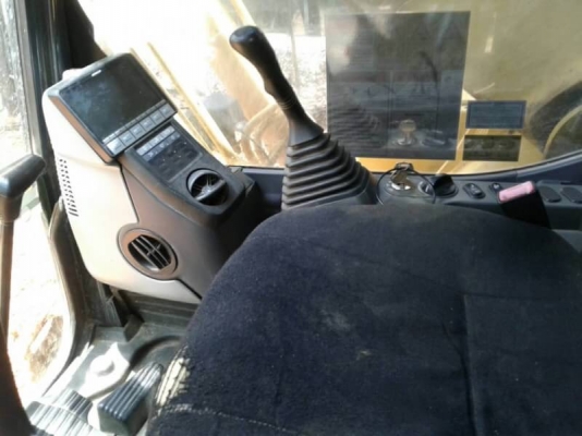 รถขุด KOMATSU PC200-8