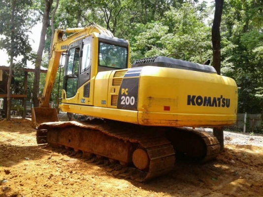 รถขุด KOMATSU PC200-8