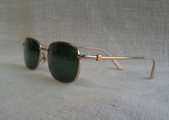 แว่นตาที่สุดแห่งที่สุดของแบรนด์เนมฝรั่งเศส  Authentic YVES SAINT LAURENT handmade in Paris, France