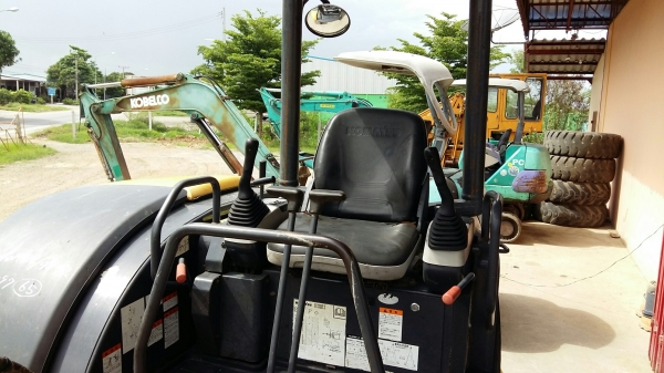 รถขุด Komatsu PC40MR-2 เก่าญี่ปุ่น