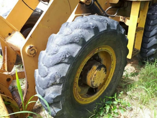 ขาย 205,000 รถตักล้อยาง KOMATSU JH 30 B เครื่องดี เกียร์ดี ยางดี รถพร้อมใช้ รถอยู่ สระบุรี หมวกเหล็ก 090-772-3710 000-772-3708