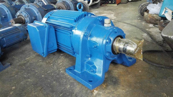 ** SOLD ** มอเตอร์เกียร์ของใหม่สแปในสโตร์ Sumitomo 10 HP ทด 1:21(70rpm) 380V ยังไม่เคยใช้งาน ** SOLD ** มอเตอร์เกียร์ของใหม่สแปในสโตร์ Sumitomo 10 HP ทด 1:21(70rpm) 380V ยังไม่เคยใช้งาน