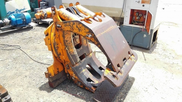 ตัวคีบไม้เก่าญี่ปุ่น เดินสายไฮดรอลิคใหม่เอวสวิงได้รอบตัว ปากยาว 110 cm ใช้กับรถ pc 120 ขึ้นไป