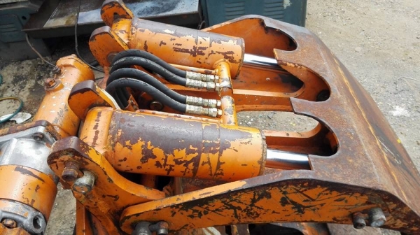 ตัวคีบไม้เก่าญี่ปุ่น เดินสายไฮดรอลิคใหม่เอวสวิงได้รอบตัว ปากยาว 110 cm ใช้กับรถ pc 120 ขึ้นไป