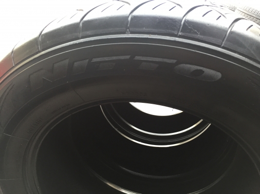 ยาง Nitto nt 420 265-60-18 ปี 12 ครบชุด 4 เส้น 8500  สวยๆไม่บวมไม่กินข้างดอกยางเหลือเยอะเอาไปวิ่งกันใด้อีกยาวค่ะ