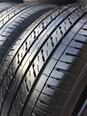 ยาง Dunlop 215-65-16 ปี 16 ครบชุด 4 เส้น 5800  สภาพสวยๆไม่บวมไม่กินข้าง ดอกยางเหลือเยอะเอาไปวิ่งกันใด้อีกยาวค่ะ