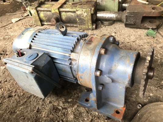 ขายมอเตอร์เกียร์ Cycro drive Sumitomo 1HP. 380V อัตราทด 1:29 มีระบบเบรคในตัว สภาพสวยเดิมๆ วิ่งนิ่ม พร้อมใช้งาน มีหลายตัวครับ