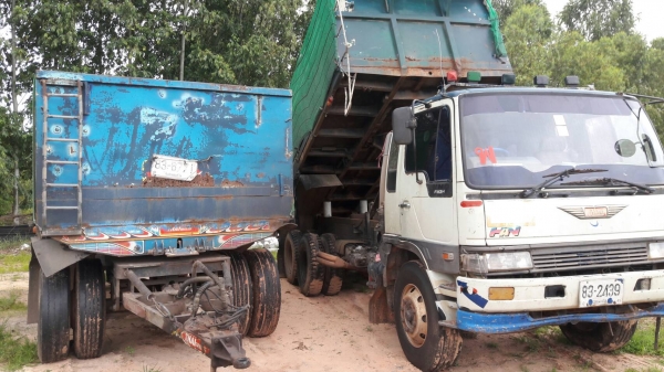 ขายด่วน 10ล้อ HINO 3H แม่ลูกดั้ม สภาพพร้อมใช้งาน เอกสารเล่มทะเบียน สนใจสอบถาม 093-0764943