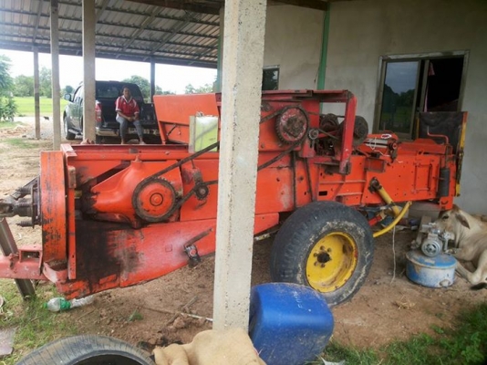 ขายตามสภาพ เครื่องอัดฟาง นิวฮอลแลนด์ 370 ใช้งานปกติ ขายตามสภาพ เครื่องอัดฟาง นิวฮอลแลนด์ 370 ใช้งานปกติ