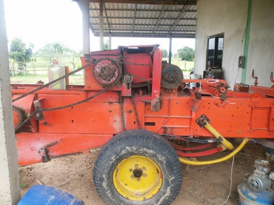 ขายตามสภาพ เครื่องอัดฟาง นิวฮอลแลนด์ 370 ใช้งานปกติ ขายตามสภาพ เครื่องอัดฟาง นิวฮอลแลนด์ 370 ใช้งานปกติ