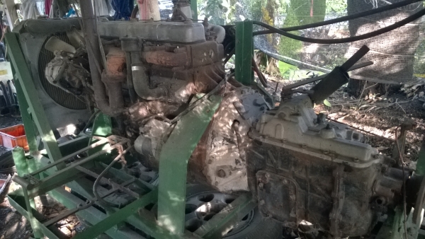 ขายเครื่องยนต์ isuzu 6 สูบ 6BB1  พร้อมเกียร์+ปั๊มน้ำ SAFARI มีแท่นลาก