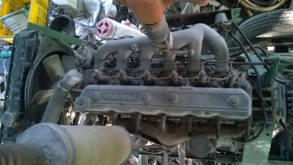 ขายเครื่องยนต์ isuzu 6 สูบ 6BB1  พร้อมเกียร์+ปั๊มน้ำ SAFARI มีแท่นลาก