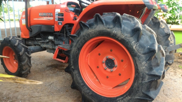 สามย่านแทรคเตอร์  ขายรถไถ KUBOTA L4708 รถไร่ สภาพสวยๆ เดิมๆ เครื่องแน่น เกียร์ดี ไฮดรอลิกดี ราคา 310,000 มีรถขนส่งบริการ ร้านสามย่านแทรคเตอร์ อ.แกลง จ.ระยอง 0897489639,0818618678,0899347475 id line=0897489639 id line=0818618678 id line=0899347475