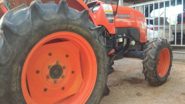 สามย่านแทรคเตอร์  ขายรถไถ KUBOTA L4708 รถไร่ สภาพสวยๆ เดิมๆ เครื่องแน่น เกียร์ดี ไฮดรอลิกดี ราคา 310,000 มีรถขนส่งบริการ ร้านสามย่านแทรคเตอร์ อ.แกลง จ.ระยอง 0897489639,0818618678,0899347475 id line=0897489639 id line=0818618678 id line=0899347475