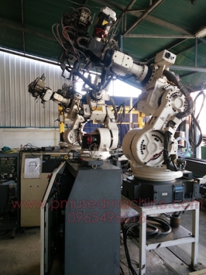 หุ่นยนต์เชื่อมสปอต มือสอง FANUC R2000i 165CF Year 2001