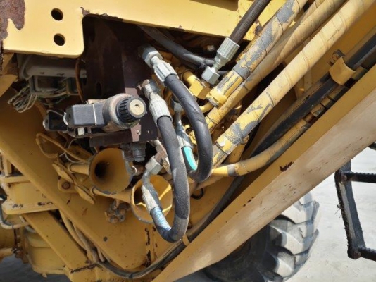 รถเกรด CAT 140H # 2ZK03187 มือสองอเมริกา