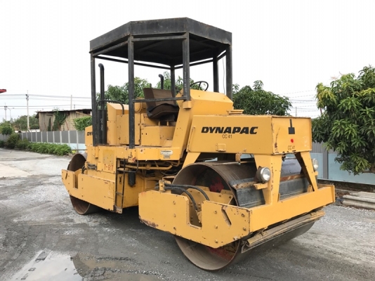 ขายรถบด10ตันDYNAPACรุ่นCC41รถนอกนำเข้า ไม่เคยใช้งานในไทย มีเอกสารพร้อมหน้าเหล็กหลังเหล็ก บดอัดสั่นสเทือนได้ทั้ง2ล้อ เอวอ่อน เครื่องยนต์ดีเซล4สูบ สภาพดีพร้อมใช้งานมีให้เลือกหลายคันหลายขนาด